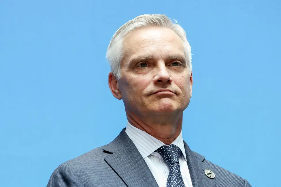 مدیرعامل American Airlines، رابرت ایسم، میگوید تعطیلی دولت بر رزروهای سفرهای فصل تعطیلات آینده تأثیر میگذارد.