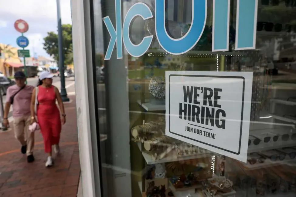 یک گزارش کلیدی دربارهٔ بازار کار سپتامبر هماکنون برای انتشار در هفته آینده زمانبندی شده است؛ تقریباً هفت هفته از موعد اولیه عقبنشینی دارد. این گزارش یکی از شاخصهای اقتصادی متعدد است که بهدلیل تعطیلی دولت به تعویق افتاده بود.