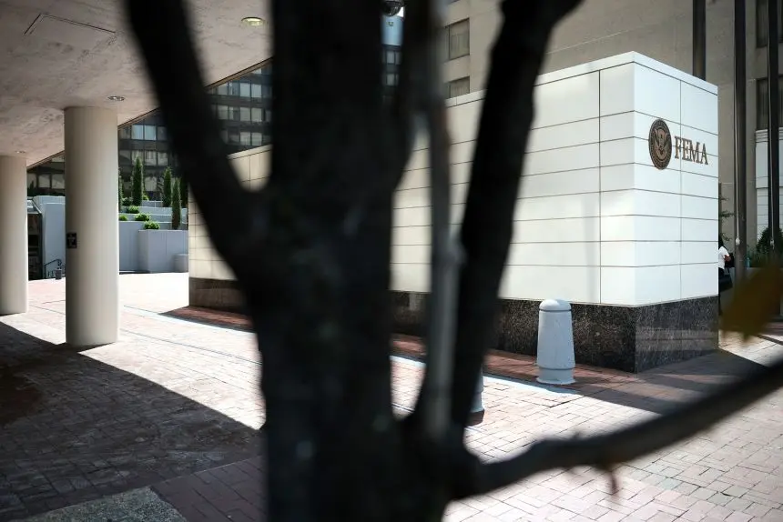 ساختمان آژانس فدرال مدیریت اضطراری در واشنگتن دی.سی. در تاریخ ۱۵ می ۲۰۲۵ دیده می‌شود.