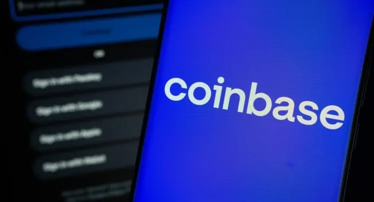 سهم Coinbase (COIN) پس از کاهش رتبه توسط Erste Group به دلیل فشارهای ETF بیتکوین، ۶٪ سقوط کرد