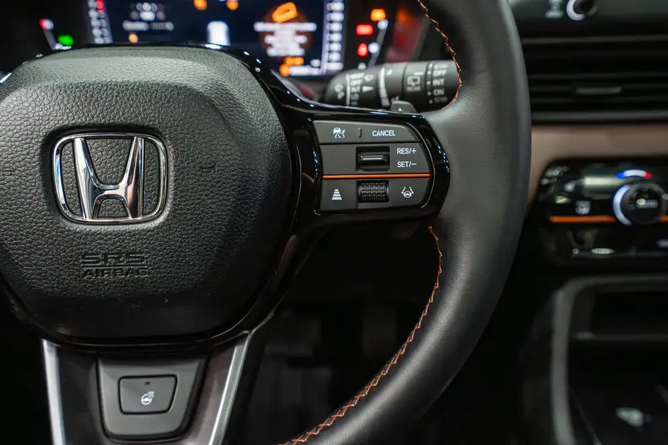 پایلوت هوندا ۲۰۲۶ - دکمههای فرمان داخلی 16