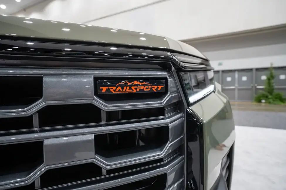 پایلوت هوندا ۲۰۲۶ - نشان جلوی بیرونی 03