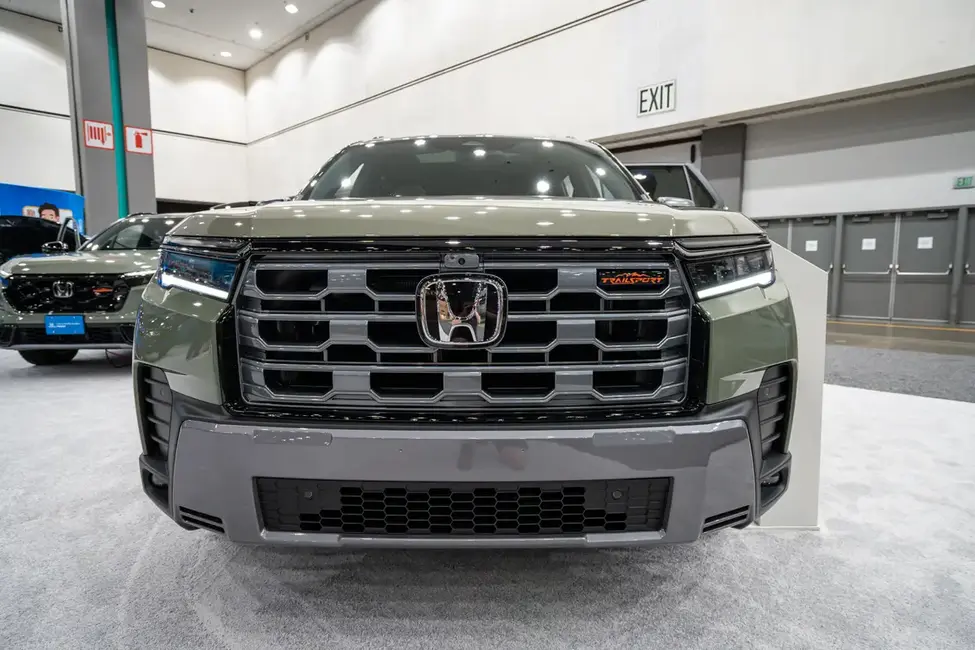 پایلوت هوندا ۲۰۲۶ - جلوپنجره بیرونی 02