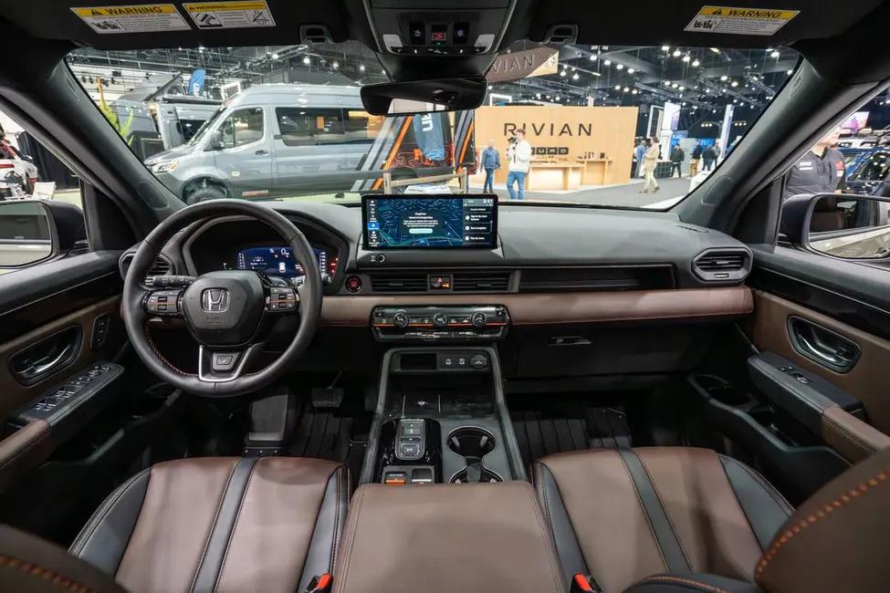 پایلوت هوندا ۲۰۲۶ - ردیف جلویی داخلی 11