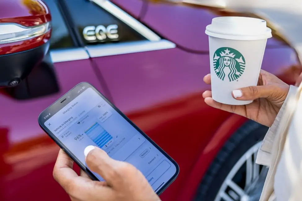 ایستگاه‌های شارژ مرسدس‑بنز در ایالات متحده، استارباکس، شارژ سریع DC