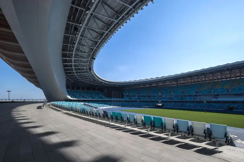 استادیوم و مرکز ورزشی کناری گوانگژو توسط معماران زها حیدد