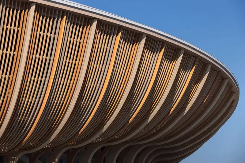 استادیوم و مرکز ورزشی کناری گوانگژو توسط معماران زها حیدد