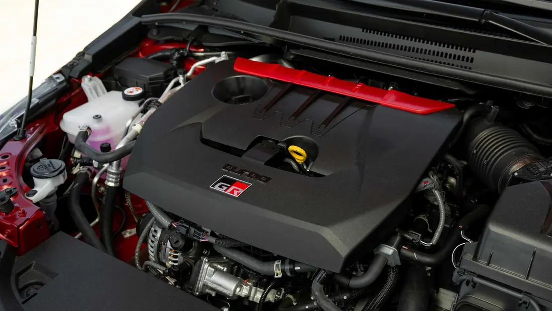 تویوتا GR کرولا ۲۰۲۶-۱۳