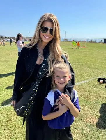 @jessicasimpson/Instagram؛ جسیکا سیمپسون و دخترش بِردی مِی در سال ۲۰۲۵.