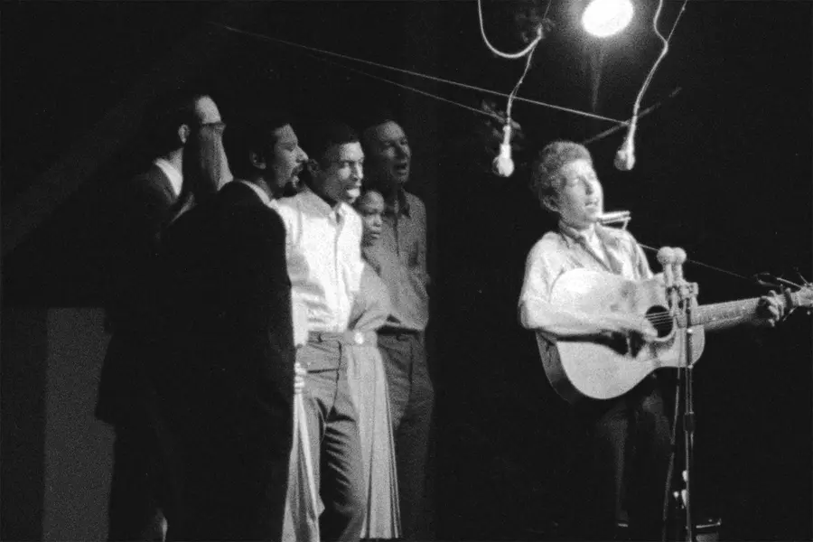 مستندی جدید جنبهای دیگر از فستیوال فولک نیوپورت را نشان میدهد: تریلر اختصاصی. باب دیلن، گروه فریدم سینگرز، پیتر یارو، پیت سیگر - نیوپورت و رؤیای بزرگ فولک