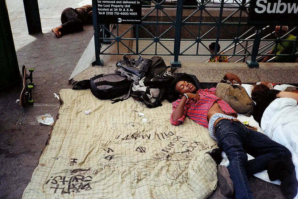 ‘در زندگی قبلی، بهعنوان نویسنده در حدود ۲۰۱۰، زمان ناهار را در گشتوگذار در تایمز یا یونیون اسکوئر میگذراندم. گاهی جرات میکردم عکسی بگیرم و خودم را شگفتزده میکردم’