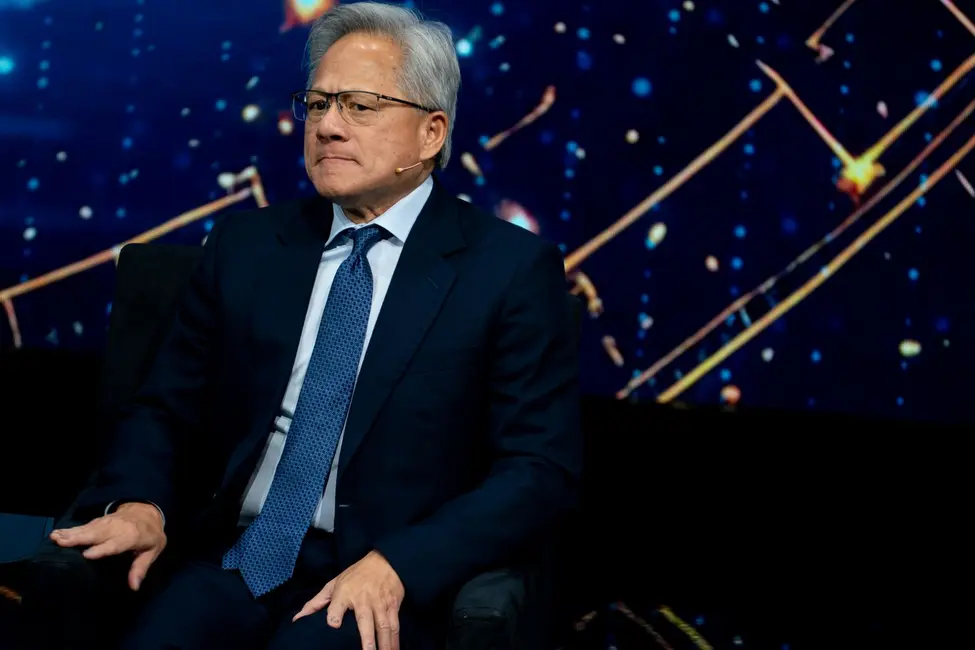 جنس هوانگ، مدیرعامل شرکت انویدیا، در جریان اجلاس سرمایهگذاری آمریکا-عربستان سعودی در مرکز کندی در واشنگتن دیسی.