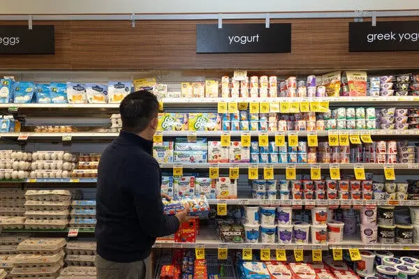 استراتژی تجاری که میتواند قبض خریدهای شما را بالا ببرد و طرح نجات مالی ۱۲ میلیارد دلاری ترامپ استراتژی تجاری که میتواند قبض خریدهای شما را بالا ببرد و طرح نجات مالی ۱۲ میلیارد دلاری ترامپ