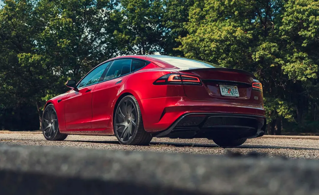 تسلا مدل S Plaid 2026