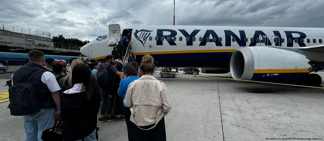Ryanair با جریمهٔ عظیم در ایتالیا بهدلیل ‘استراتژی سوءاستفادهگرانه’ مواجه شد Ryanair با جریمهٔ عظیم در ایتالیا بهدلیل ‘استراتژی سوءاستفادهگرانه’ مواجه شد