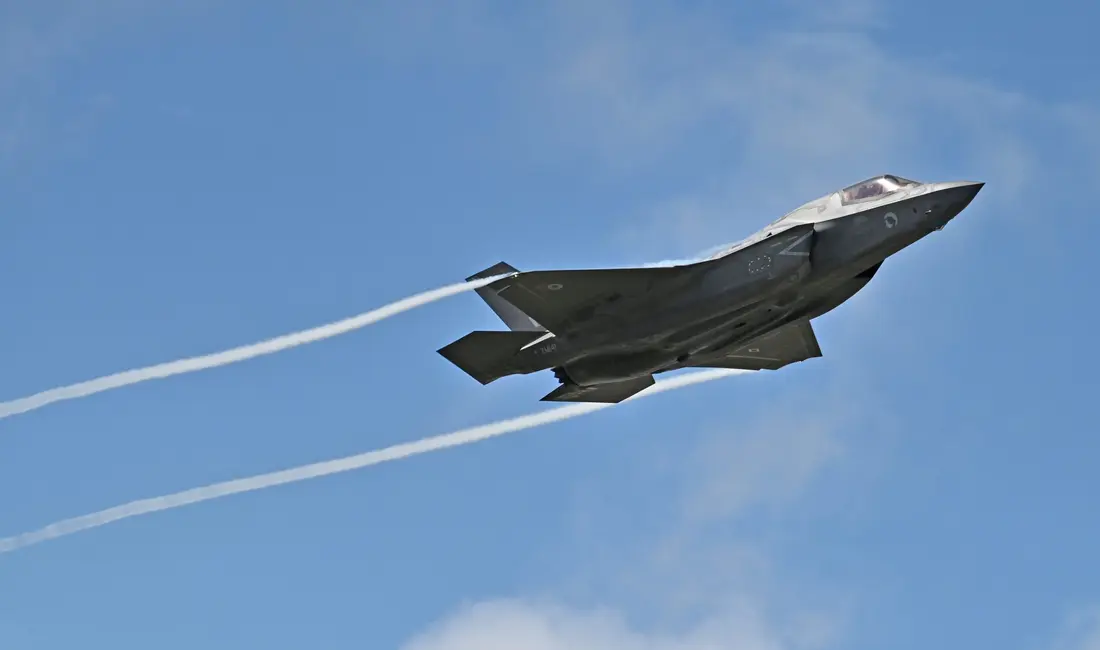 یک F-35 لاکهید مارتین در نمایشگاه بینالمللی هوایی فارنبرگ، ۲۲ ژوئیهٔ ۲۰۲۴