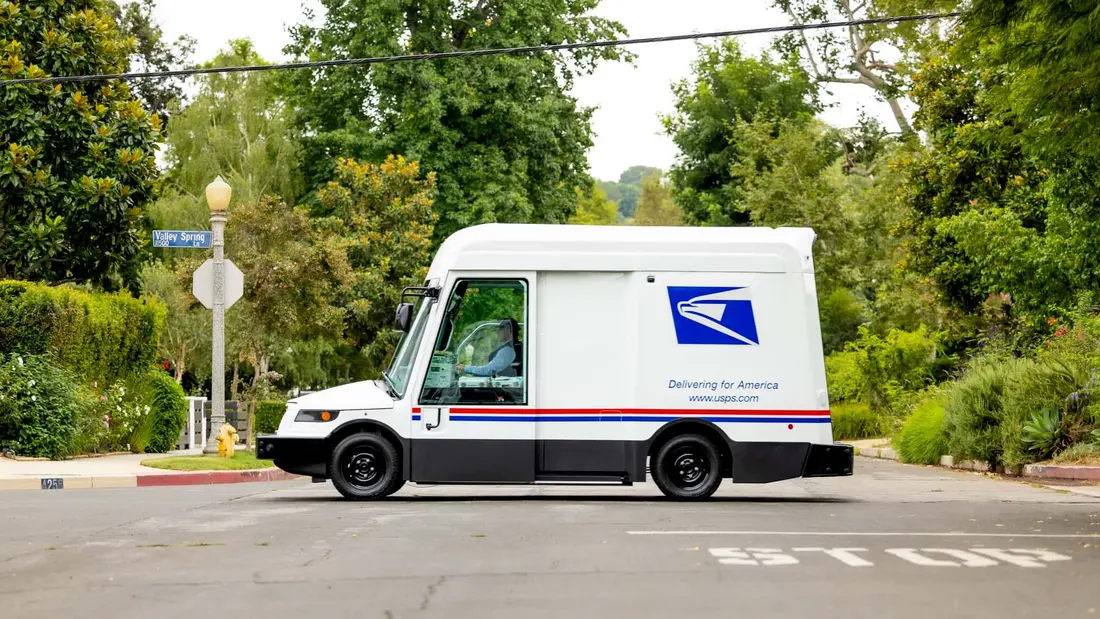 NGDV همچنین بزرگتر از LLV است؛ این مهم است زیرا رشد تجارت الکترونیکی باعث میشود آمریکاییها بستههای بزرگتری دریافت کنند