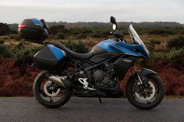 گالری نگاه اول مدل 2026 Triumph Tiger Sport 800 Tour