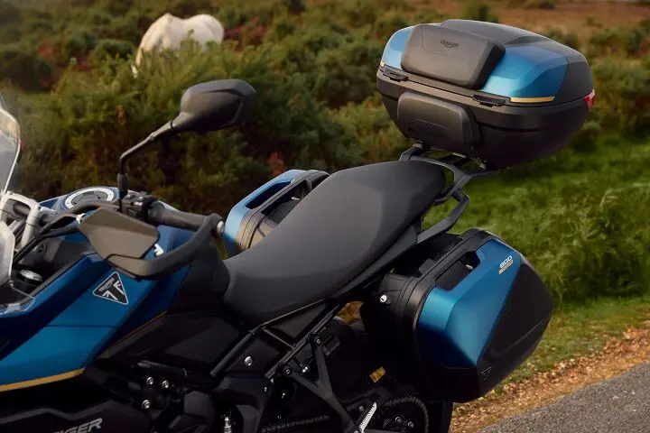 گالری نگاه اول مدل 2026 Triumph Tiger Sport 800 Tour