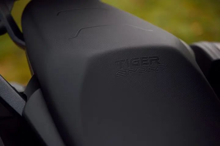 گالری نگاه اول مدل 2026 Triumph Tiger Sport 800 Tour