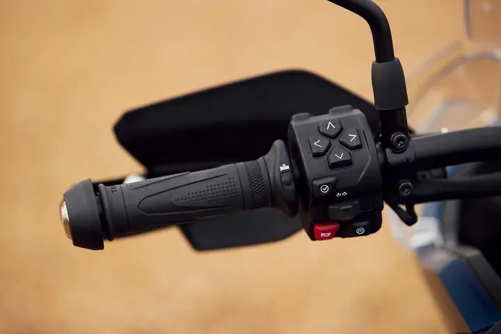 گالری نگاه اول مدل 2026 Triumph Tiger Sport 800 Tour