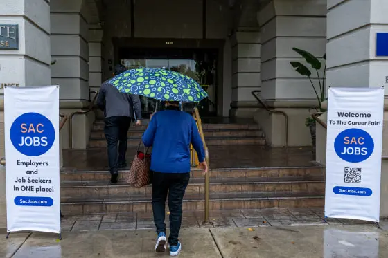 نمایش شغلی به‌دلیل تعطیلی دولت که انتشار داده‌های اقتصادی آمریکا را به تعویق انداخته است