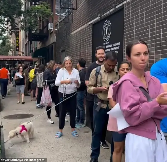 کد پستی پرانحصار نیویورک در میان یک رسوایی باشگاهی گرفتار شد؛ صدها نفر هزینه عضویت میپردازند اما درها بسته میمانند کد پستی پرانحصار نیویورک در میان یک رسوایی باشگاهی گرفتار شد؛ صدها نفر هزینه عضویت میپردازند اما درها بسته میمانند