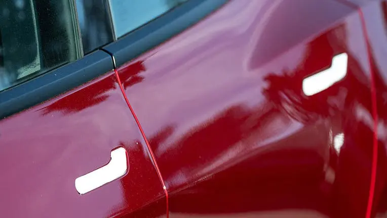 آژانس ملی ایمنی ترافیک جادهای (NHTSA) به بررسی آزادسازی دربهای تسلا مدل ۳ پس از شکایات میپردازد آژانس ملی ایمنی ترافیک جادهای (NHTSA) به بررسی آزادسازی دربهای تسلا مدل ۳ پس از شکایات میپردازد